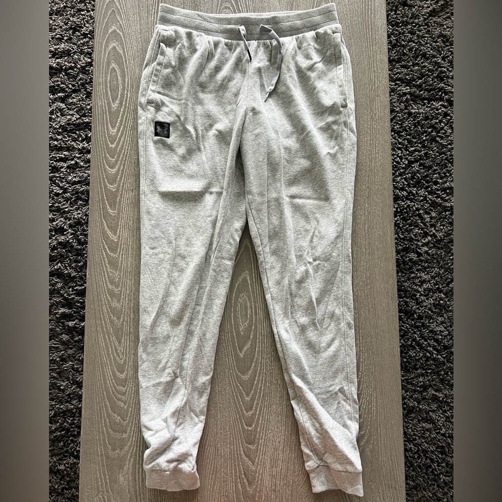 Under Armour Fleece track joggers. Gray, size Large